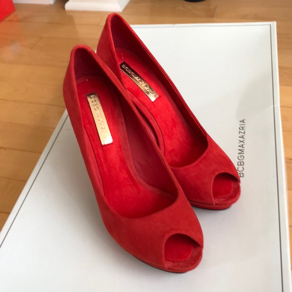 BCBGMAXAZRIA Peeptoe Leather Pumps